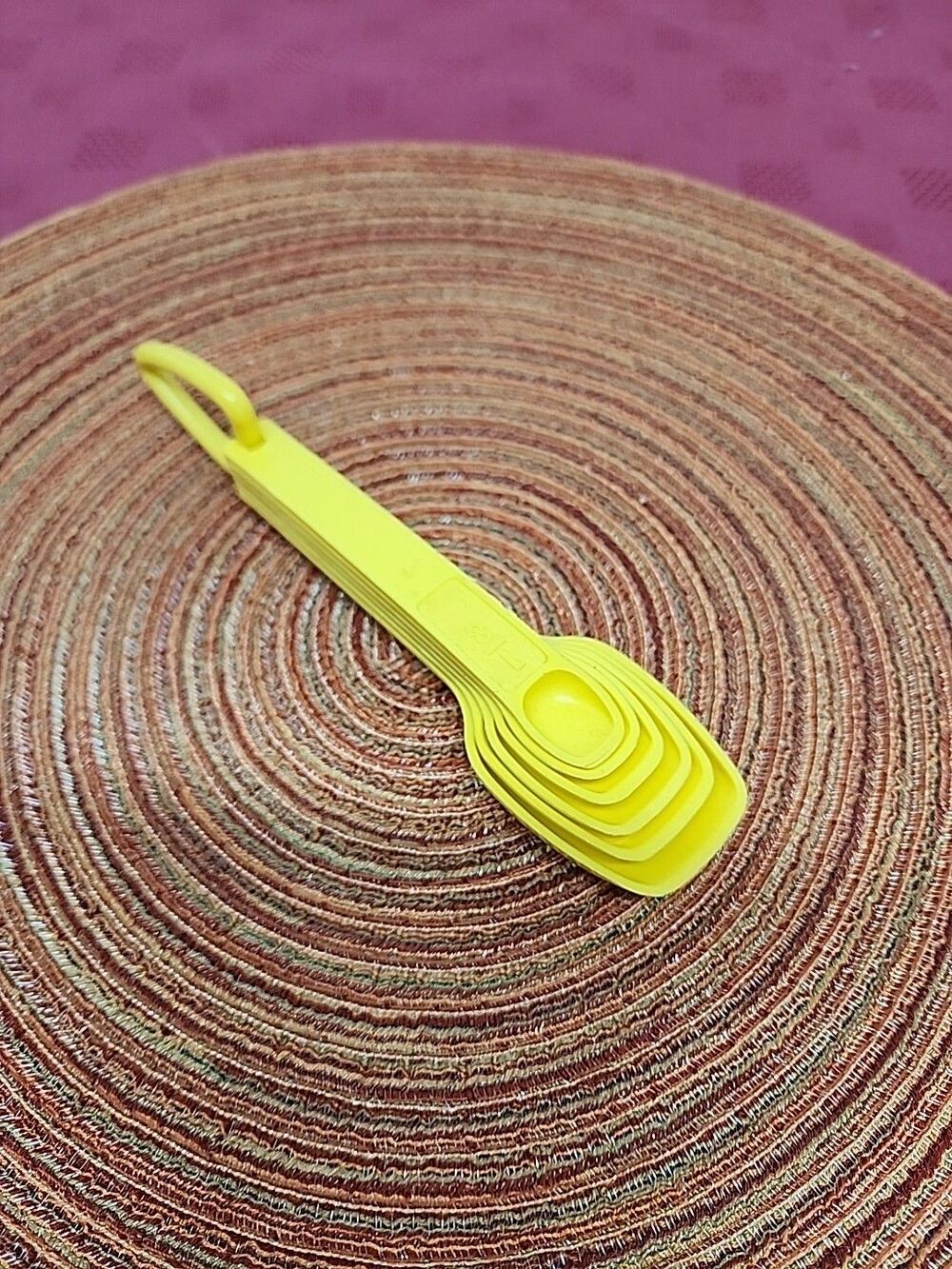 Vintage Tupperware Measuring Spoons On Ring 6 Piece Set Sunshine Yellow 1970's